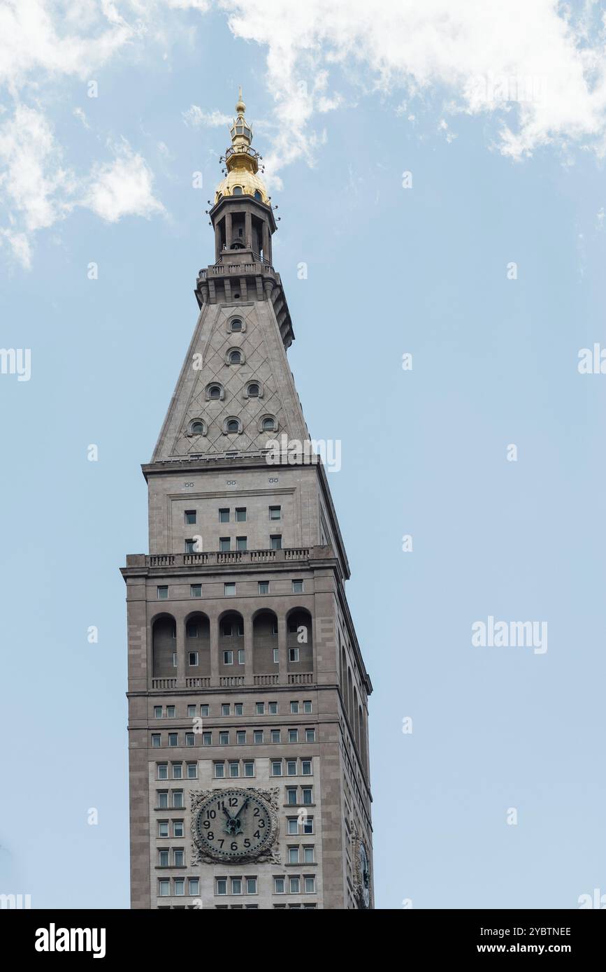 New York City, USA, 25. Juni 2018: Flacher Blick auf den Met Life Tower in Manhattan vor blauem Himmel an einem sonnigen Sommertag. Der Metropolitan Life Insuran Stockfoto