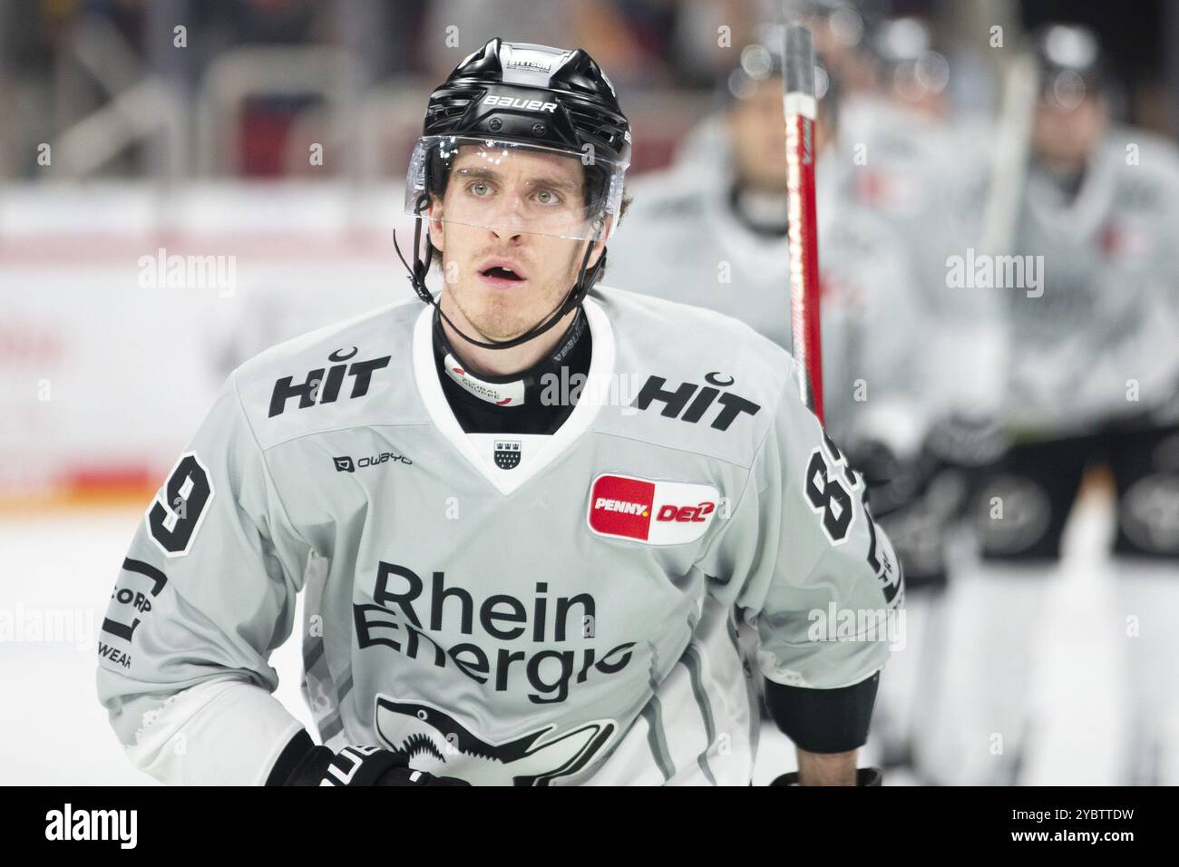 PSD Bank Dome, Düsseldorf, Nordrhein-Westfalen, Gregor Macleod (Koelner Haie, #89), PENNY DEL, Duesseldorfer EG-Koelner Haie am 18.10.2024 Stockfoto