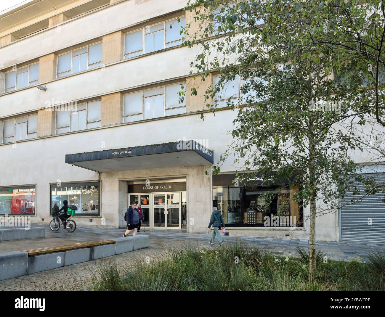 Das Geheimnis umgibt die plötzliche Schließung des Kaufhauses House of Fraser in der New George Street in Plymouth. Seit einigen Jahren eine neue Entwässerung und Landschaft Stockfoto