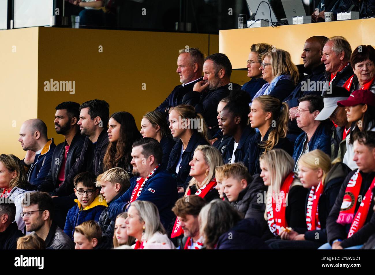 Rotterdam - während der vierten Runde der Azerion Vrouwen Eredivisie in der Saison 2024/2025. Das Spiel findet zwischen Feyenoord V1 und Ajax V1 in Varkenoord am 20. Oktober 2024 in Rotterdam statt. (VK Sportphoto/Danny de Groot) Stockfoto