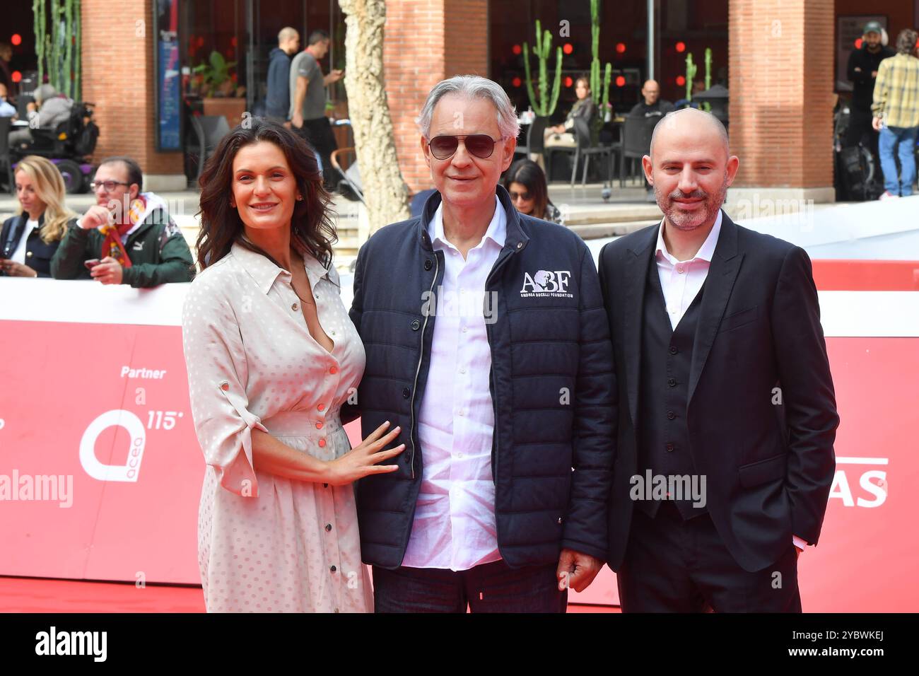 Roma Cinema Fest 2024 . Rom Film Fest. Fotoruf Andrea Bocelli 30 : die Feier . Im Bild: Andrea und Veronica Bocelli und Francesco Pasquero Andrea und Veronica Bocelli und Francesco Pasquero Stockfoto