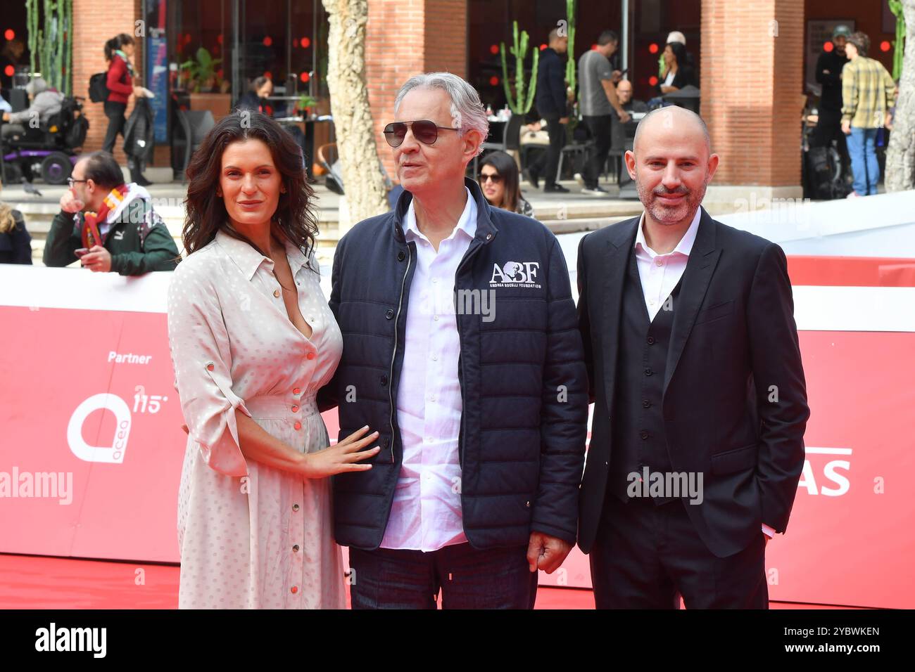 Roma Cinema Fest 2024 . Rom Film Fest. Fotoruf Andrea Bocelli 30 : die Feier . Im Bild: Andrea und Veronica Bocelli und Francesco Pasquero Andrea und Veronica Bocelli und Francesco Pasquero Stockfoto