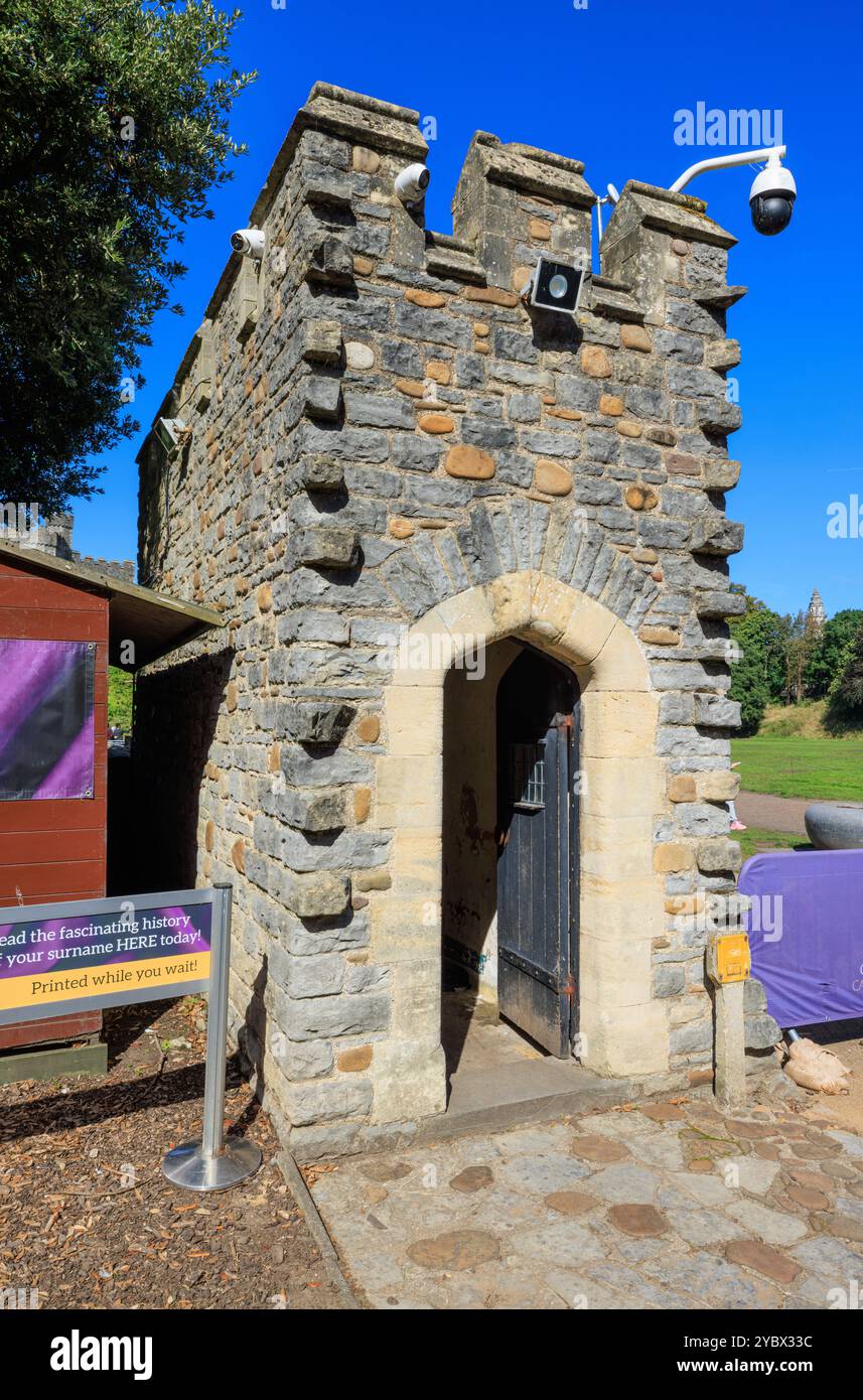 Gebäude auf dem Gelände von Cardiff Castle, Wales, Großbritannien Stockfoto