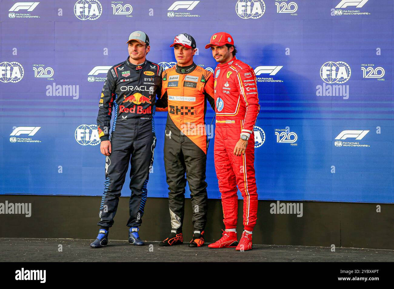 Austin, USA. Oktober 2024. Max Verstappen (NED) - Oracle Red Bull Racing - Red Bull RB20 - Honda RBPT und Lando Norris (GBR) - McLaren Formel-1-Team - McLaren MCL38 - Mercedes an Carlos Sainz Jr. (ESP) - Scuderia Ferrari - Ferrari SF-24 - Ferrari während der Qualifikation des Formel-1-Grand Prix 2024 der Vereinigten Staaten, geplant auf dem Circuit of Americas, 18. September 2024, Marco Alesamy Live News Stockfoto