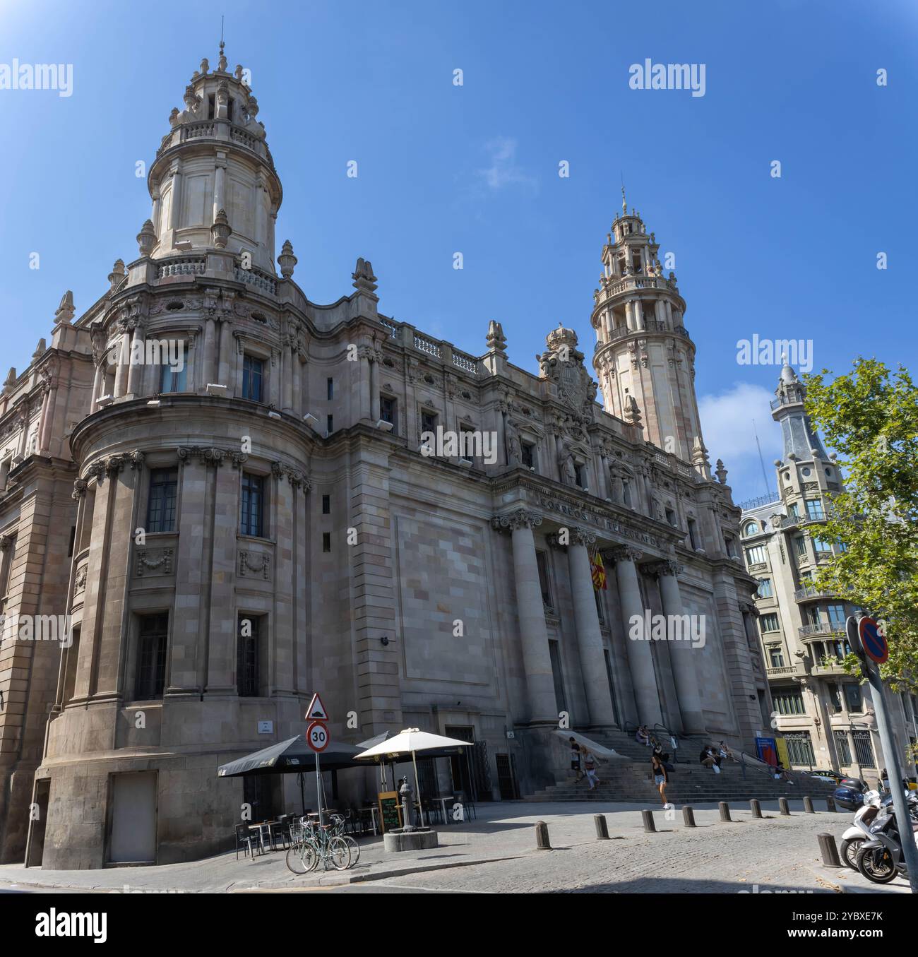 Barcelona, Spanien - 18. Juli 2022: Das Zentrale Postamt Stockfoto