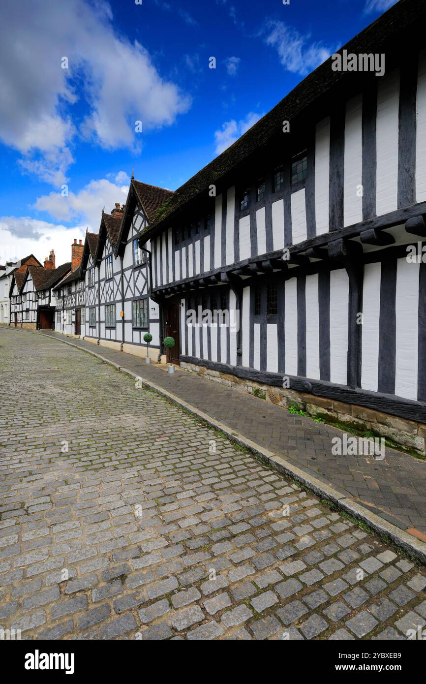 Gebäude aus dem 15. Und 16. Jahrhundert entlang der Mill Street, Warwick Town, Warwickshire, England, Großbritannien Stockfoto