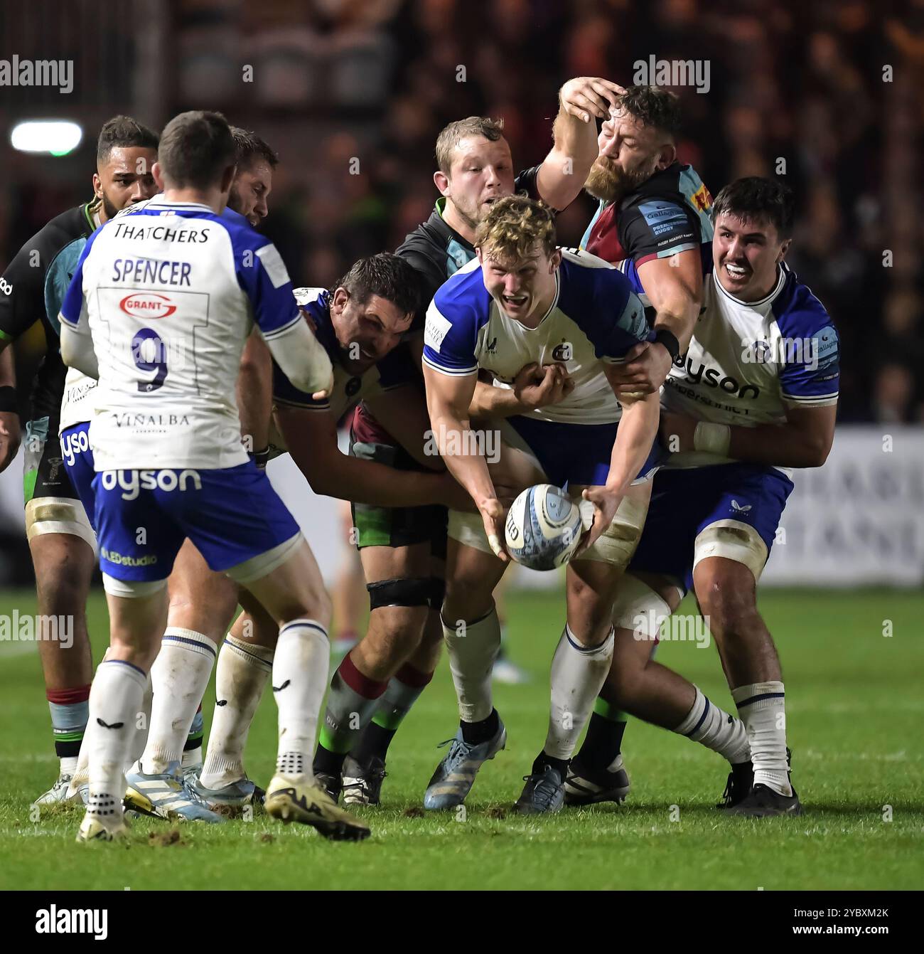 Ted Hill von Bath Rugby in Aktion während des Gallagher Premiership-Spiels zwischen Harlequins gegen Bath Rugby, The Stoop, Twickenham, London UK am Samstag, den 19. Dezember 2024. Foto von Gary Mitchell Stockfoto