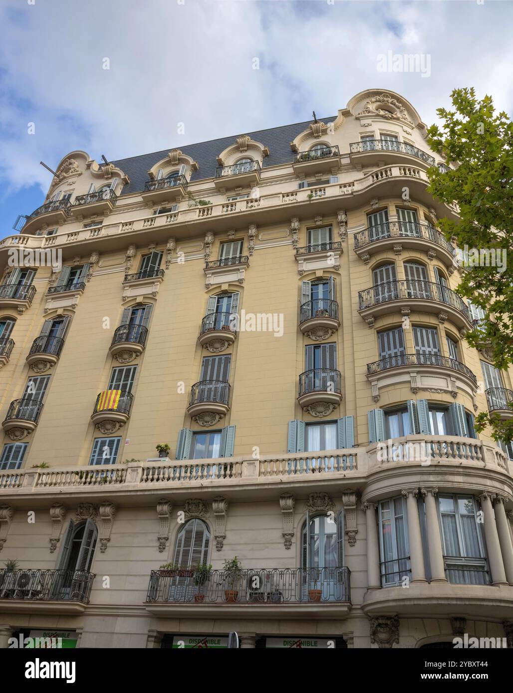 Neoklassizistische Architektur der Gran Via de les Corts Catalanes, Barcelona Stockfoto