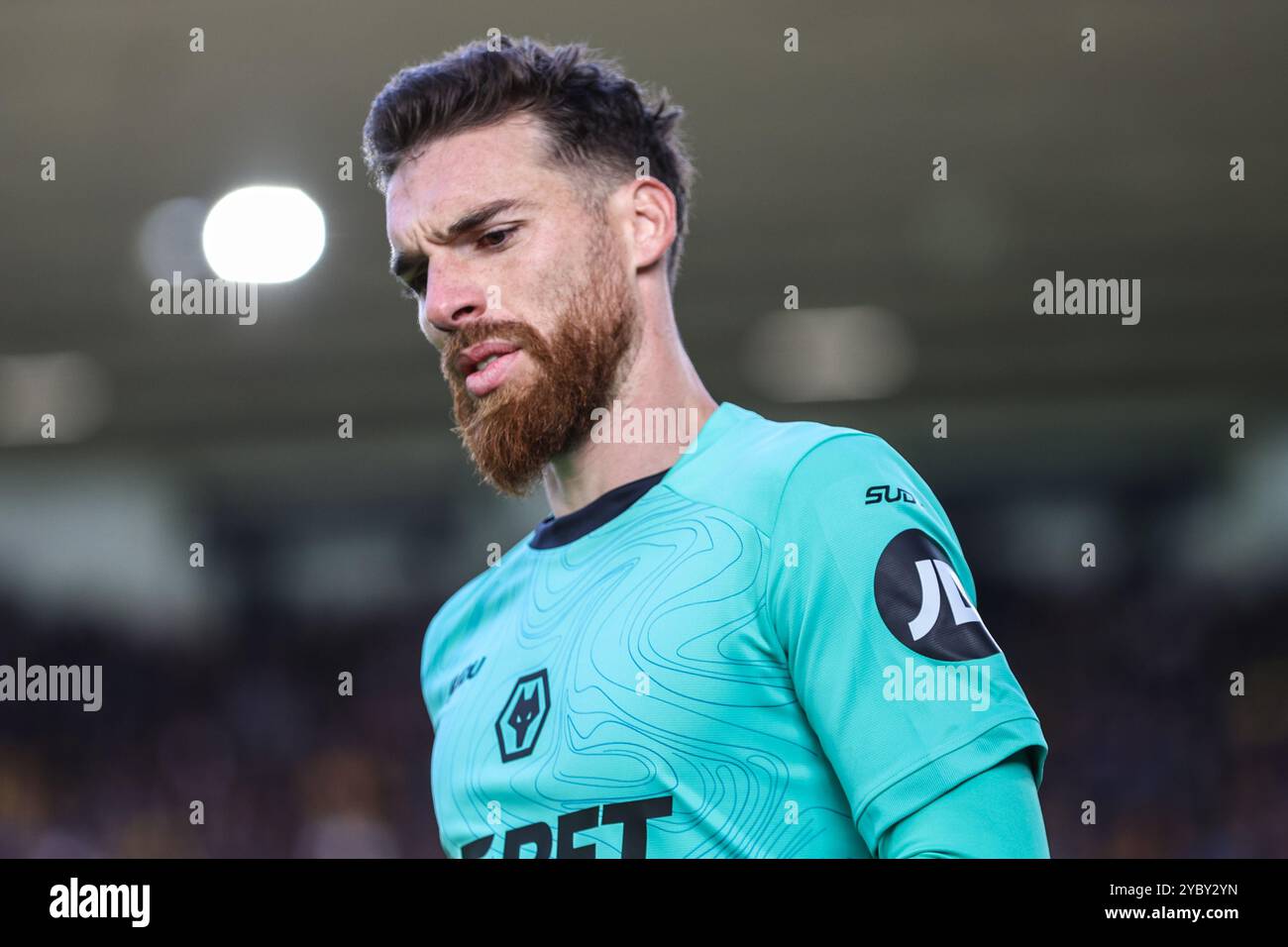 Wolverhampton, Großbritannien. Oktober 2024. Wolverhampton, England, 20. Oktober 2024: Torhüter Jose Sa (1 Wölfe) in Aktion während des Premier League-Fußballspiels zwischen Wolverhampton Wanderers und Manchester City im Molineux-Stadion in Wolverhampton, England (Natalie Mincher/SPP) Credit: SPP Sport Press Photo. /Alamy Live News Stockfoto