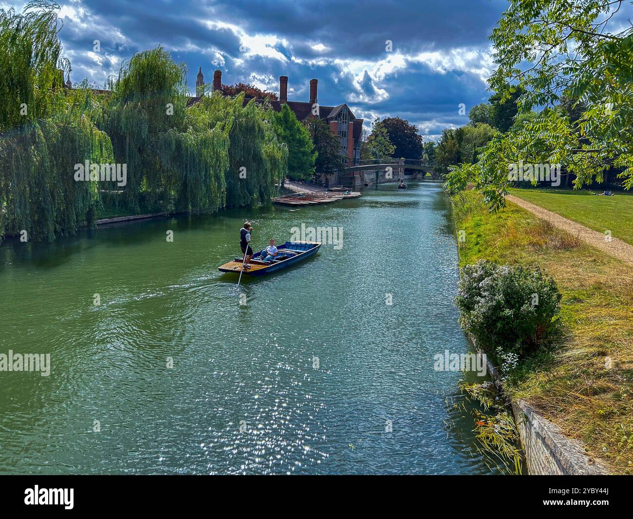 Cambridge, England, Cambridge University Szenen, Kanalszene mit Booten Stockfoto