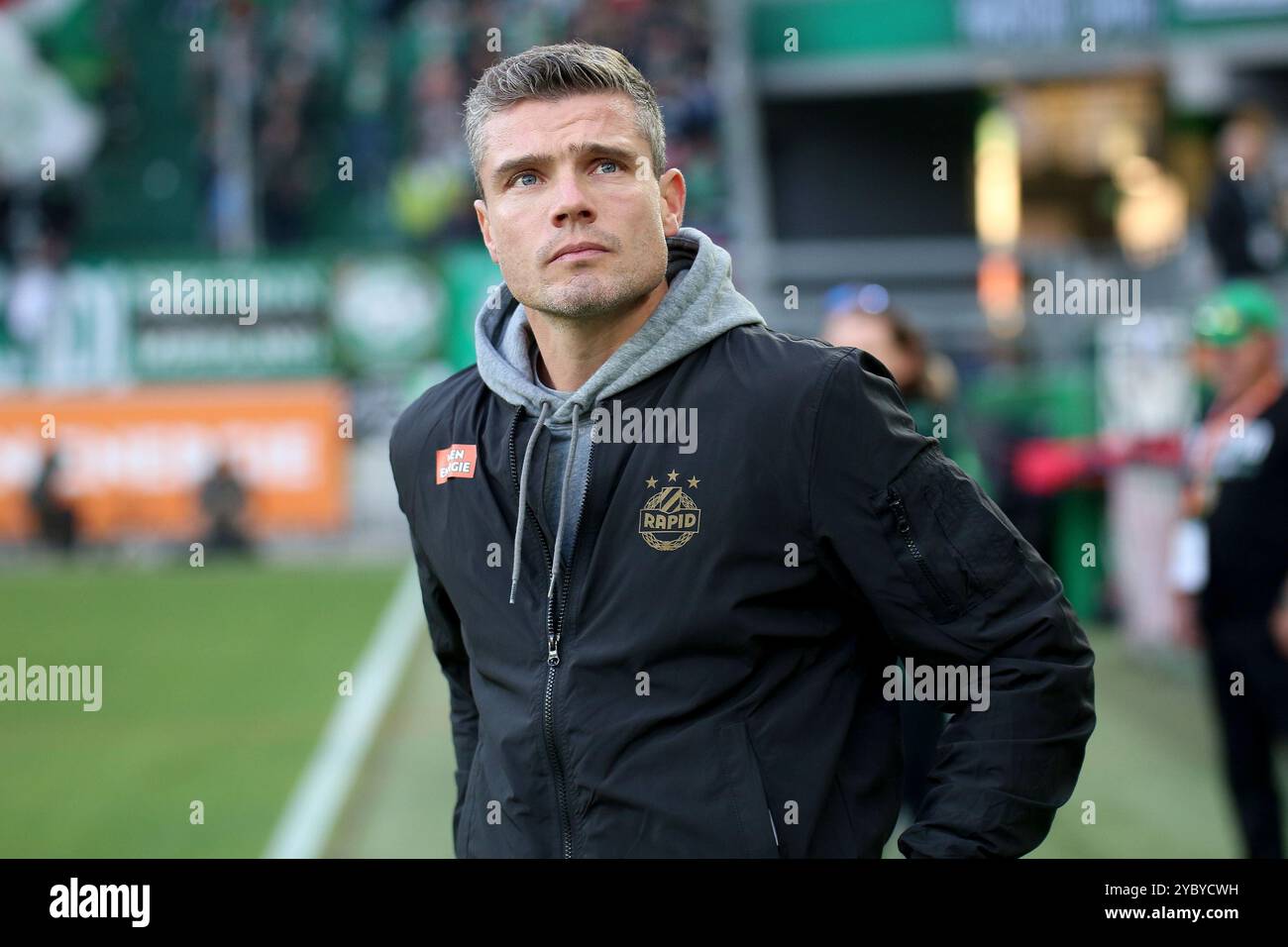 Wien, Österreich. Oktober 2024. WIEN, ÖSTERREICH - 20. OKTOBER: Cheftrainer Robert Klauss von Rapid während des Admiral-Bundesliga-Spiels zwischen SK Rapid und TSV Egger Glas Hartberg im Allianz Stadion am 20. Oktober 2024 in Wien.241020 SEPA 29 016 - 20241020 PD13237 Credit: APA-PictureDesk/Alamy Live News Stockfoto