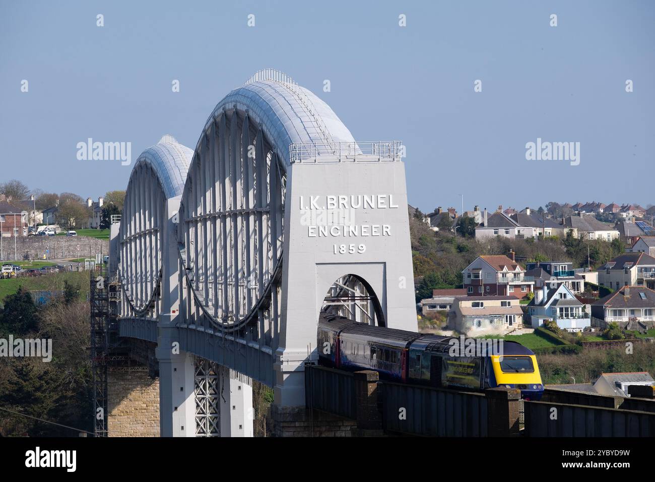 DIE ROYAL ALBERT BRIDGE VON ISAMBARD KINGDOM BRUNEL SALTASH NACH PLYMOUTH RAIL AND ROAD BRIDGE Stockfoto