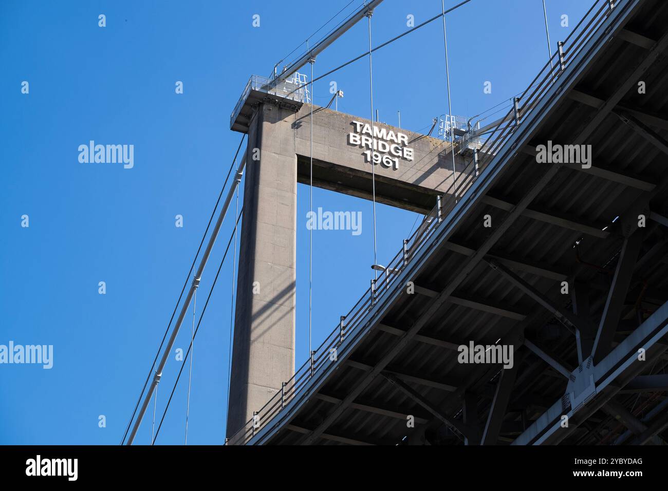 DIE ROYAL ALBERT BRIDGE VON ISAMBARD KINGDOM BRUNEL SALTASH NACH PLYMOUTH RAIL AND ROAD BRIDGE Stockfoto