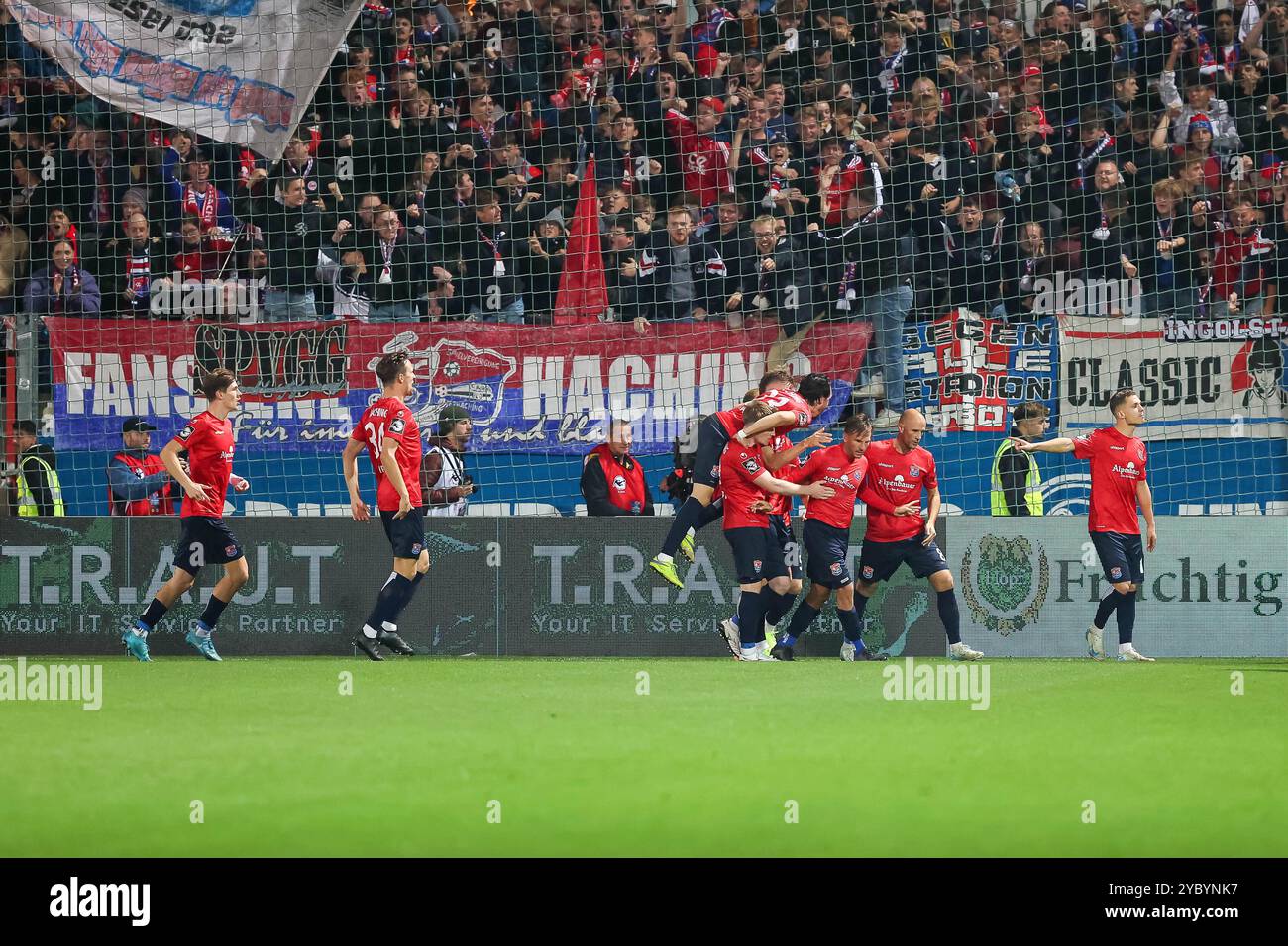 Torjubel zum Tor zum 1:1 durch Simon Skarlatidis (SpVgg Unterhaching, 30), Elfmeter, SpVgg Unterhaching vs. TSV 1860 München, Fussball, 3. Liga, 10. Spieltag, Saison 2024/2025, 20.10.2024, DFL-VORSCHRIFTEN VERBIETEN JEDE VERWENDUNG VON FOTOGRAFIEN ALS BILDSEQUENZEN, Foto: Eibner-Pressefoto/Jenni Maul Stockfoto