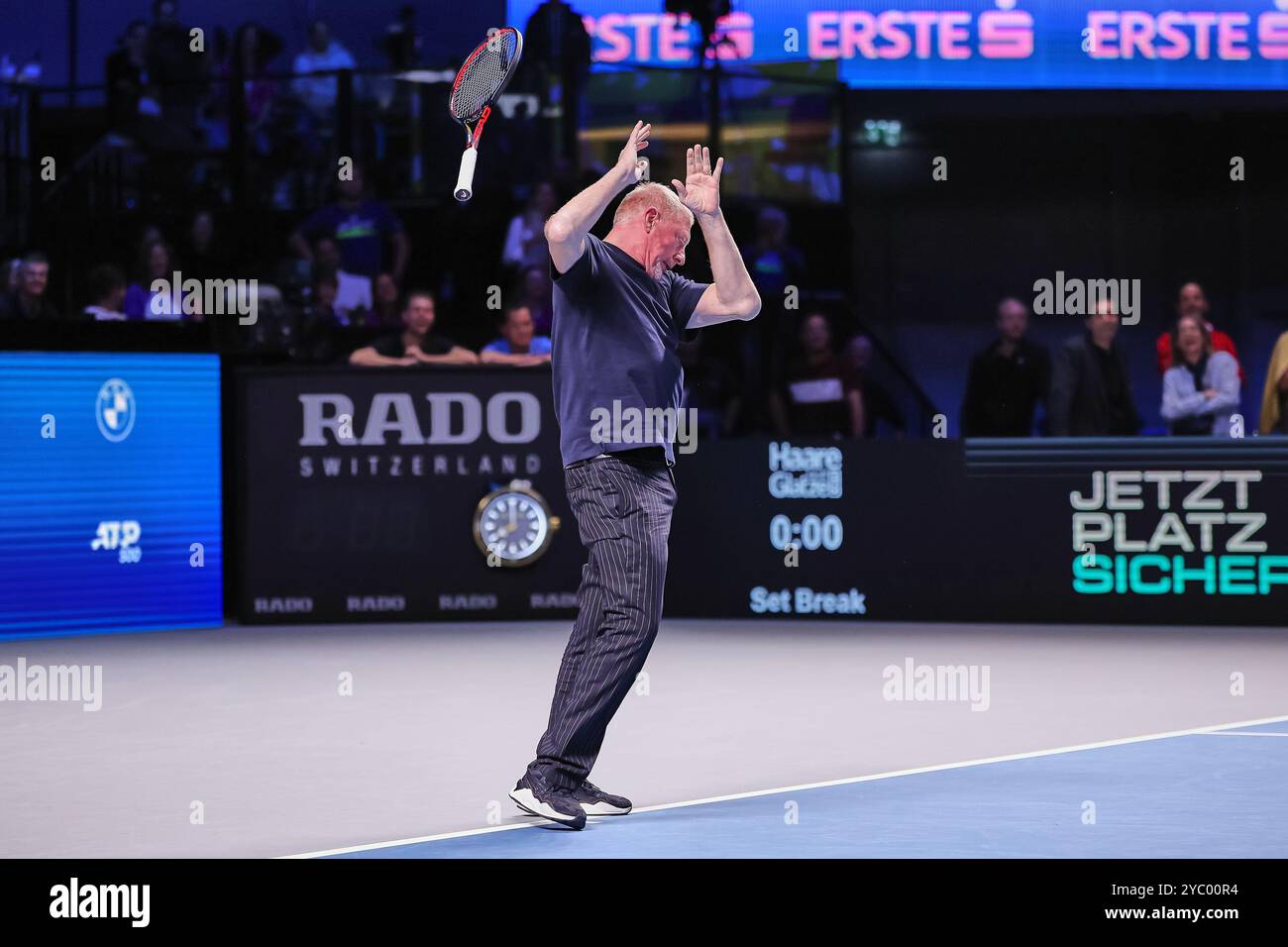 Wien, Wien, Österreich. Oktober 2024. Boris Becker aus Deutschland, auf Cout gegen Matthias Bachinger aus Deutschland während der Este Bank Open - ATP500, Herren Tennis (Foto: © Mathias Schulz/ZUMA Press Wire) NUR REDAKTIONELLE VERWENDUNG! Nicht für kommerzielle ZWECKE! Quelle: ZUMA Press, Inc./Alamy Live News Stockfoto