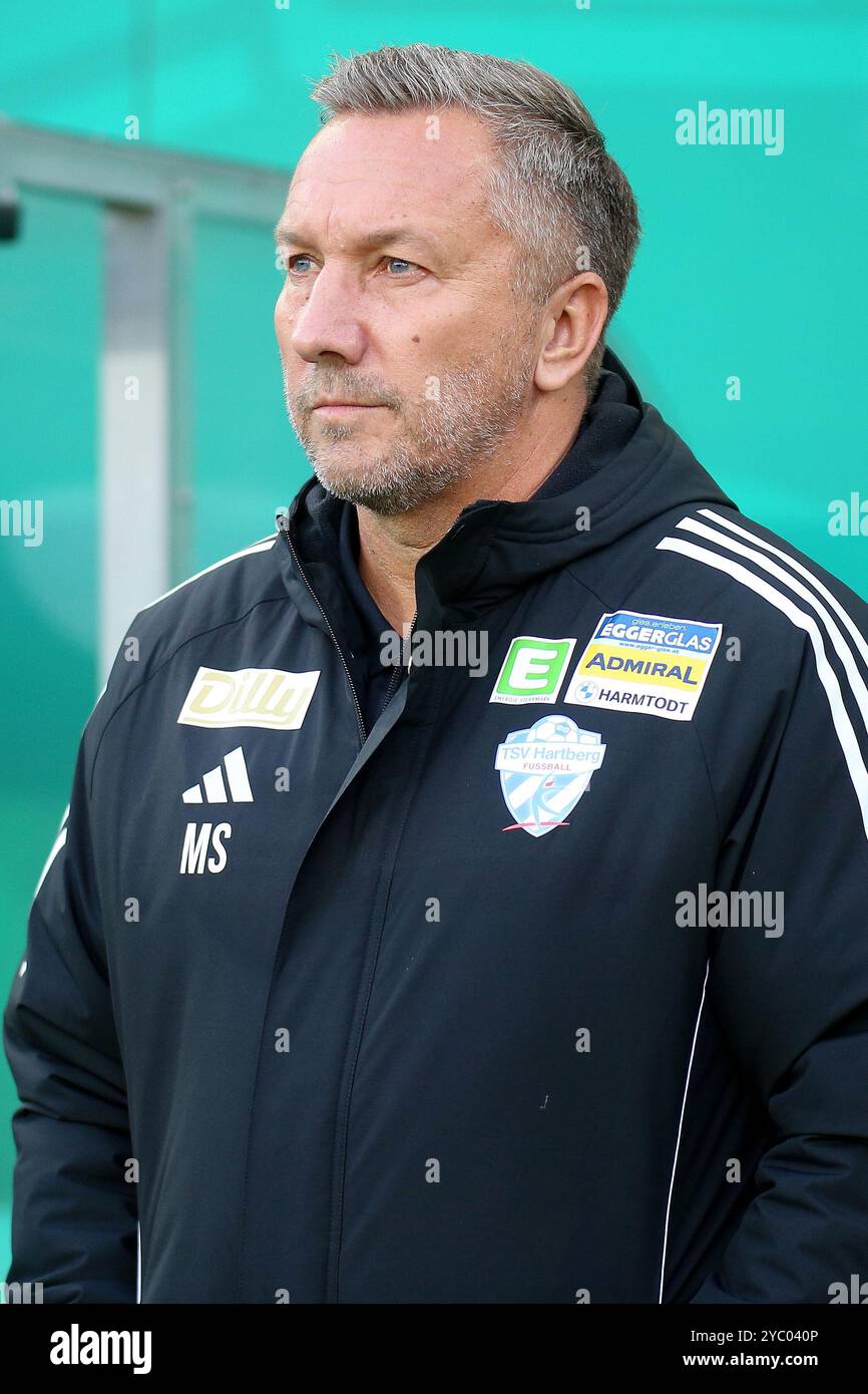 Wien, Österreich. Oktober 2024. WIEN, ÖSTERREICH - 20. OKTOBER: Cheftrainer Manfred Schmid aus Hartberg während des Admiral-Bundesliga-Spiels zwischen SK Rapid und TSV Egger Glas Hartberg im Allianz Stadion am 20. Oktober 2024 in Wien.241020 SEPA 29 040 - 20241020 PD17073 Credit: APA-PictureDesk/Alamy Live News Stockfoto