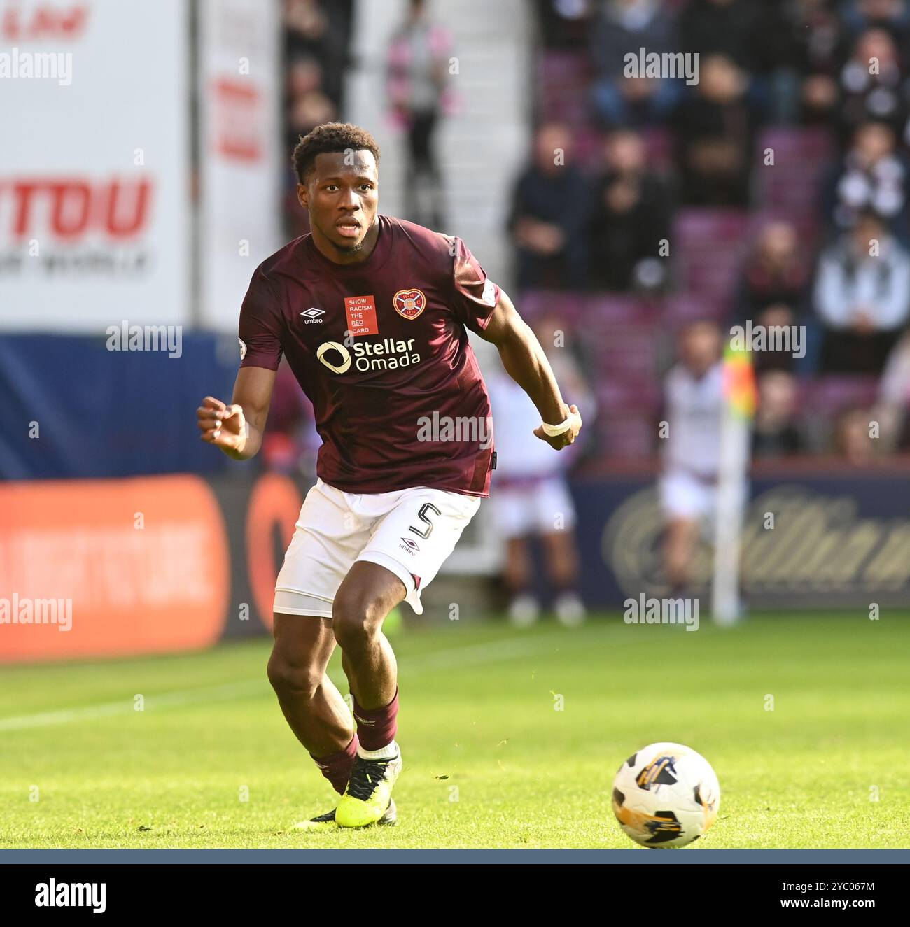 Tynecastle Park Edinburgh Schottland Großbritannien 19. Okt 24 William Hill Premiership Match Hearts vs St Mirren. Daniel Oyegoke von Hearts Credit: eric mccowat/Alamy Live News Stockfoto