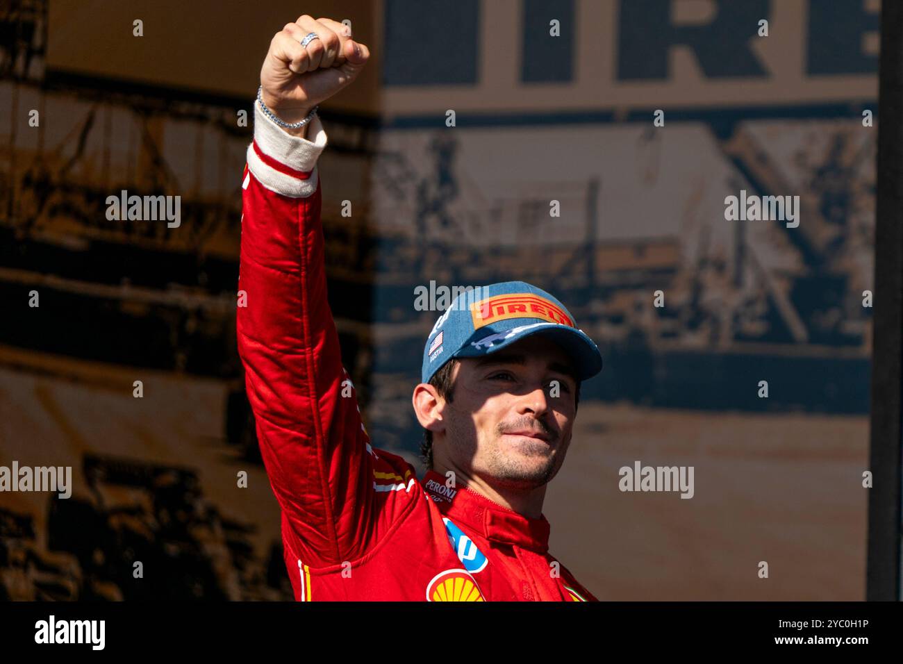 Austin, Usa. Oktober 2024. Der Formel-1-Fahrer Charles Leclerc von der Scuderia Ferrari feiert auf dem Podium, nachdem er am Sonntag, den 20. Oktober 2024, den Grand Prix der Vereinigten Staaten auf dem Circuit of the Americas in Austin, Texas gewonnen hat. Foto: Greg Nash/UPI Credit: UPI/Alamy Live News Stockfoto