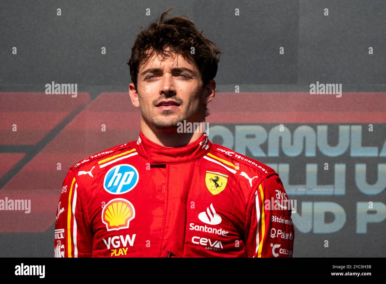 Austin, Usa. Oktober 2024. Auf dem Podium steht der Formel-1-Fahrer Charles Leclerc von der Scuderia Ferrari, nachdem er am Sonntag, den 20. Oktober 2024, den Grand Prix der Vereinigten Staaten auf dem Circuit of the Americas in Austin, Texas, gewonnen hatte. Foto: Greg Nash/UPI Credit: UPI/Alamy Live News Stockfoto