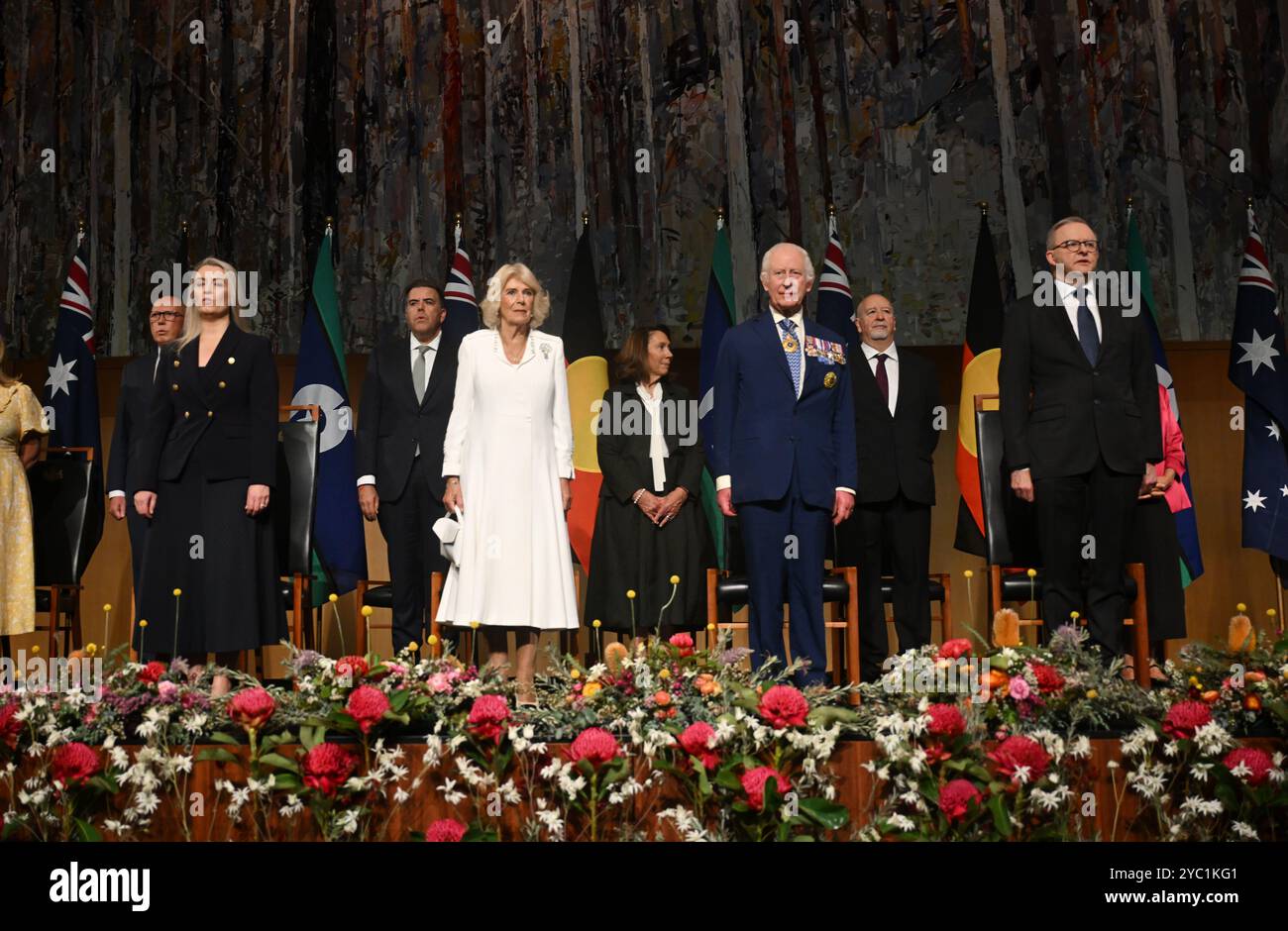 König Karl III. Und Königin Camilla während der Zeremonie Willkommen in Australien im Australian Parliament House in Canberra, anlässlich des ersten Besuchs des Königs als Souverän im Australian Parliament House am zweiten Tag des königlichen Besuchs in Australien und Samoa. Bilddatum: Montag, 21. Oktober 2024. Stockfoto