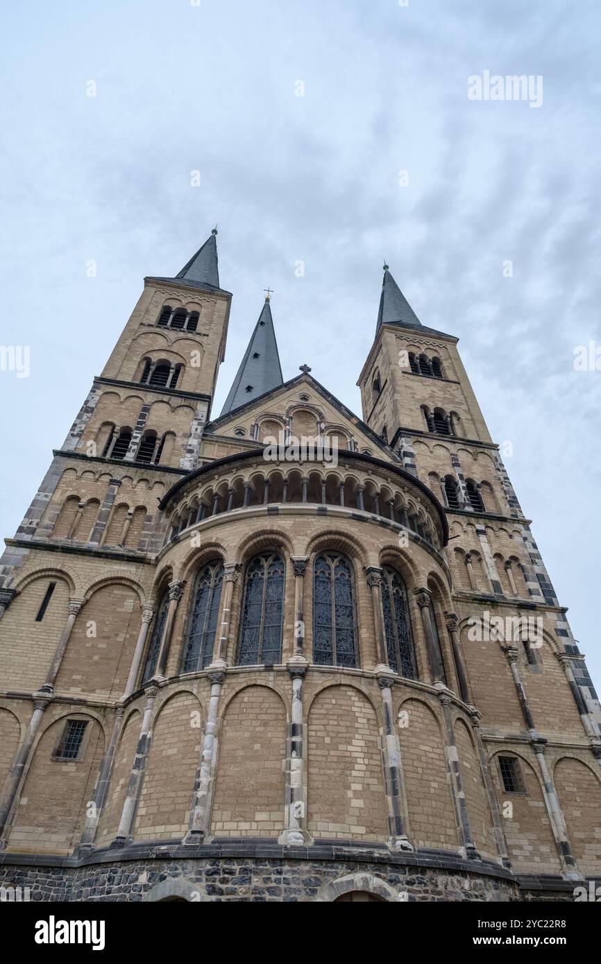 Bonn - 21. Mai 2024 : Blick auf die katholische Kirche Bonn Münster im Zentrum von Bonn Stockfoto