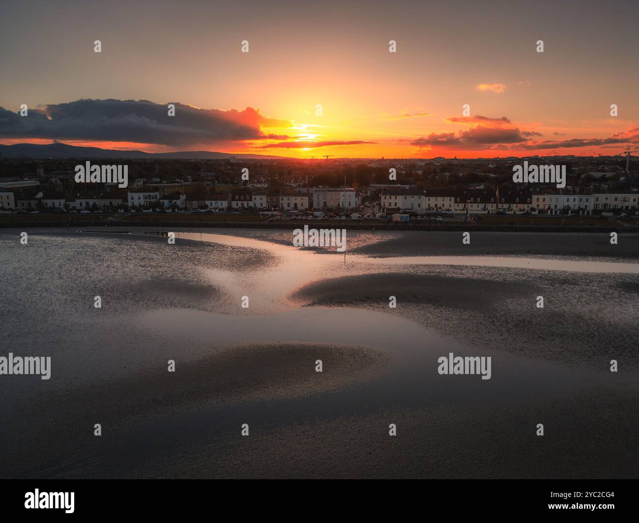 Sonnenuntergang über Sandymount Strand Stockfoto