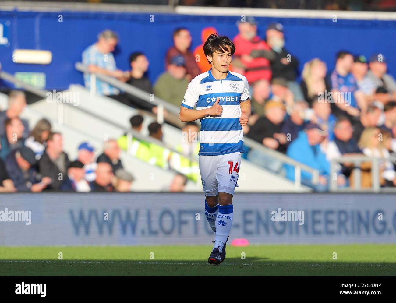 Koki Saito von QPR während des Sky Bet Championship-Spiels zwischen Queens Park Rangers und Portsmouth im Loftus Road Stadium, London am Samstag, den 19. Oktober 2024. (Foto: Jade Cahalan | MI News) Credit: MI News & Sport /Alamy Live News Stockfoto