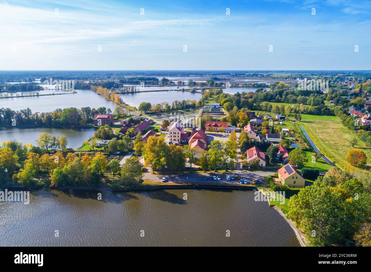 Peitzer Teiche mit Huettenwerk Peitz DEU/Deutschland/Brandenburg/Peitz