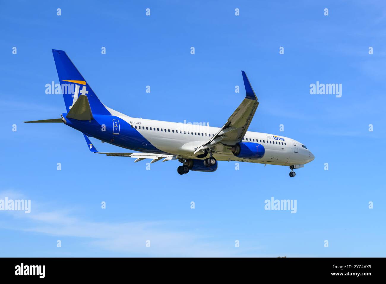 Flughafen Zante, Zakinthos, Griechenland am 14. Oktober 2024. Jet Time Airlines Boeing 737 kommt an Stockfoto