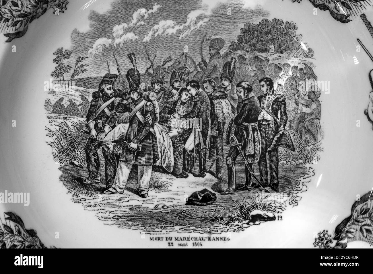 Boch, La Louviere dekorative Keramikplatte aus der Serie Napoleon Bonaparte mit dem Mort du marchéchéchal Lannes, 22. mai 1805 Stockfoto