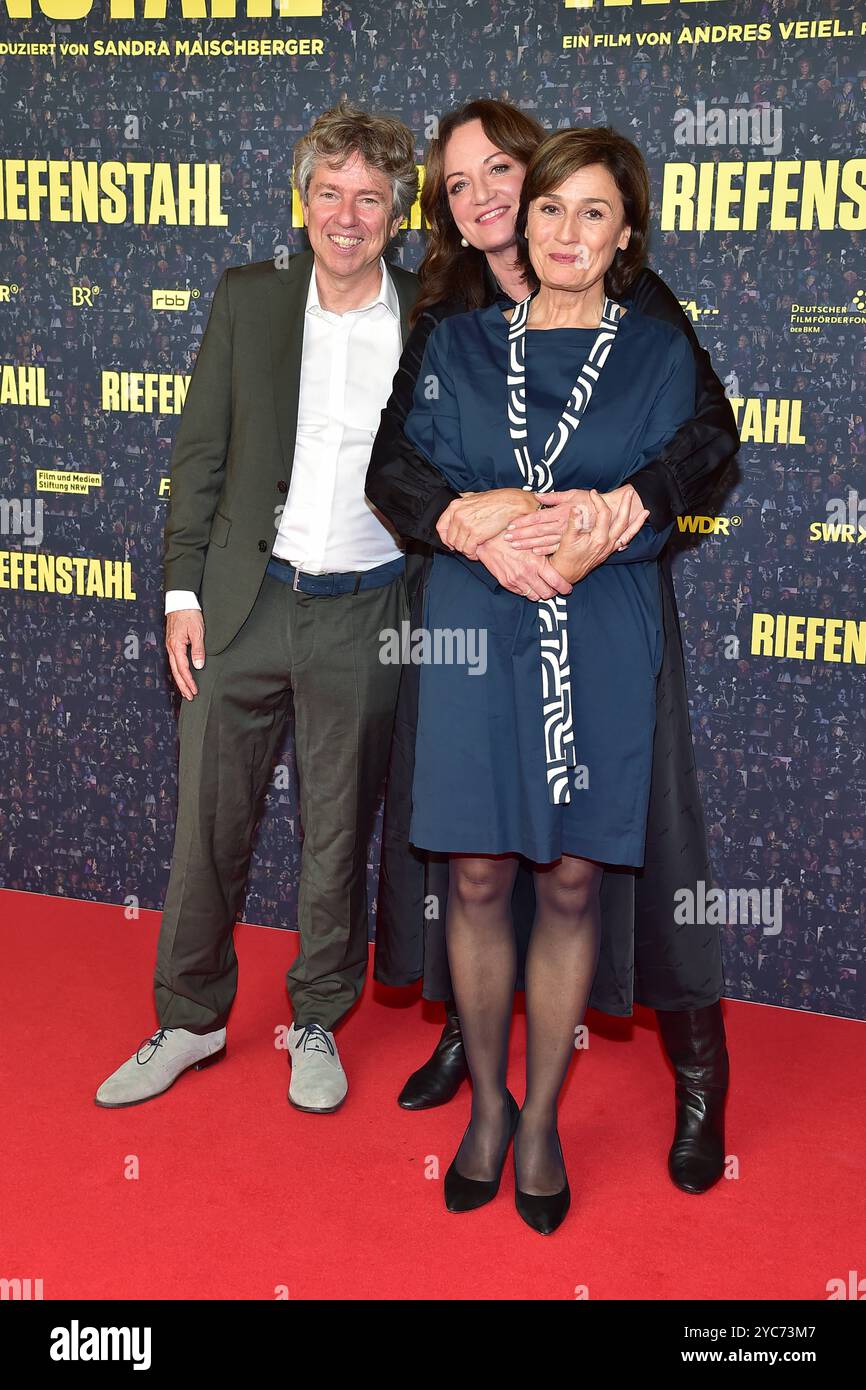 Premiere von RIEFENSTAHL in Berlin Regisseure Andres Veiel , Natalia Woerner und Produzentin Sandra Maischberger Ankunft, zur Premiere von RIEFENSTAHLin Berlin, am 21.10.2024 *** Premiere von RIEFENSTAHL in Berlin Regisseur Andres Veiel , Natalia Woerner und Produzentin Sandra Maischberger Ankunft, zur Premiere von RIEFENSTAHLin Berlin, am 21 10 2024 Photopress Müller Stockfoto