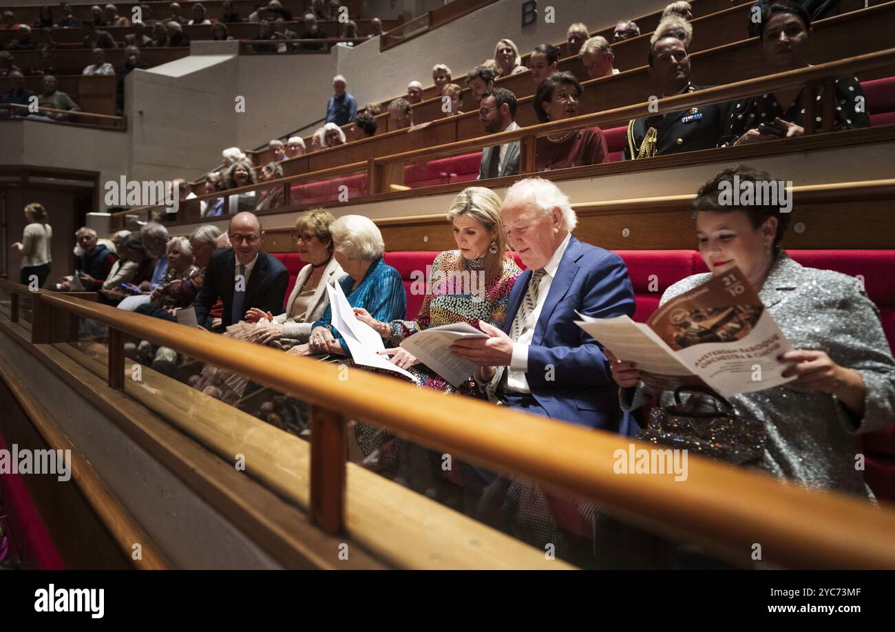 UTRECHT - Prinzessin Beatrix und Königin Maxima vor dem Jubiläumskonzert von Tonne Koopman in TivoliVredenburg. ANP FREEK VAN DEN BERGH niederlande aus - belgien aus Stockfoto