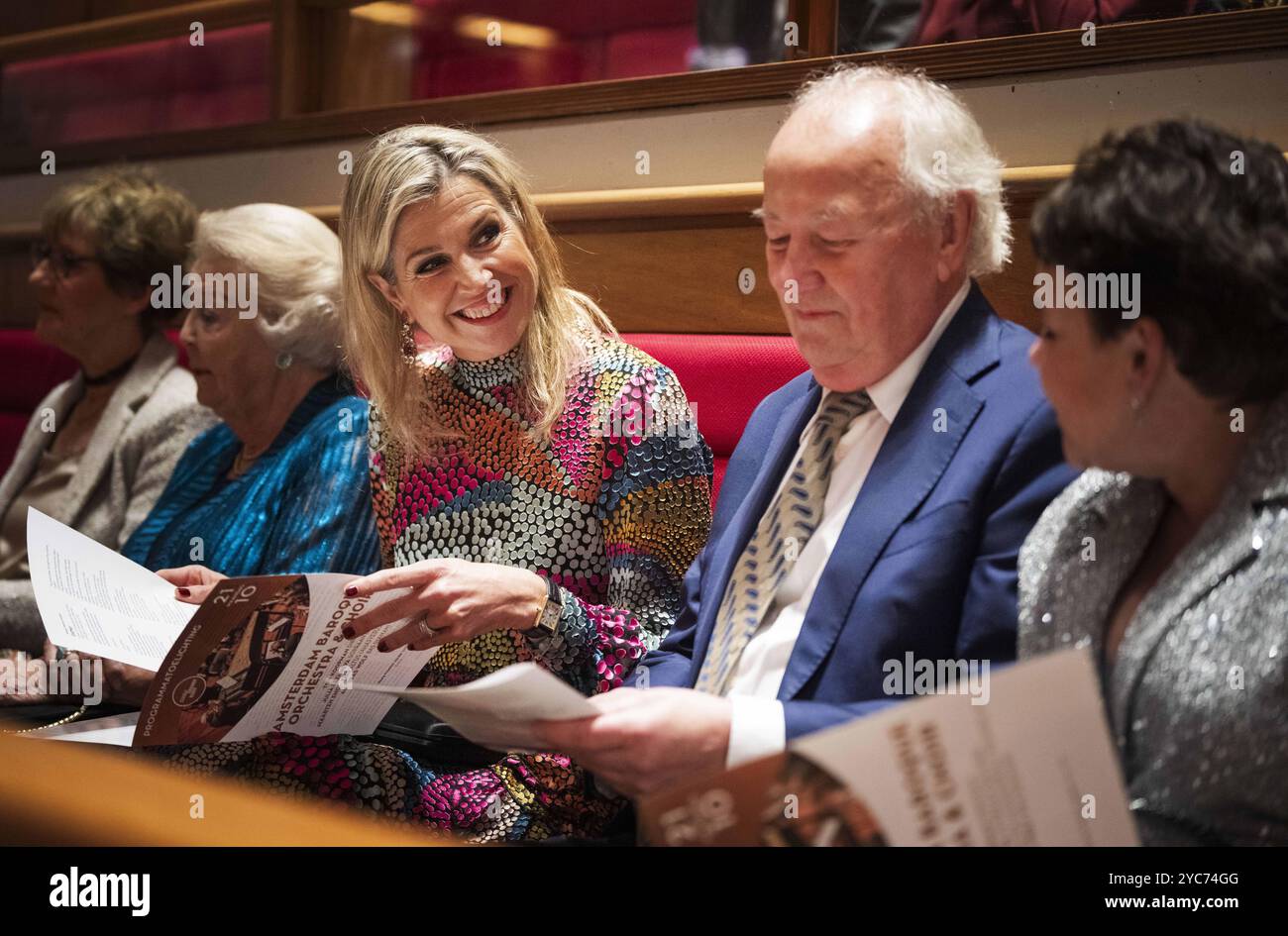 UTRECHT - Prinzessin Beatrix und Königin Maxima vor dem Jubiläumskonzert von Tonne Koopman in TivoliVredenburg. ANP FREEK VAN DEN BERGH niederlande aus - belgien aus Stockfoto