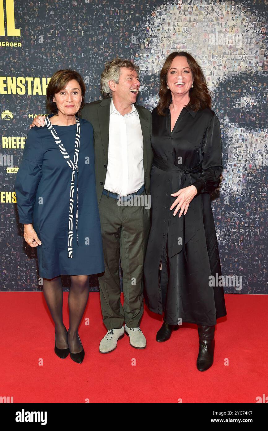 Premiere von RIEFENSTAHL Regisseure Andres Veiel , Natalia Woerner und Produzentin Sandra Maischberger Ankunft, zur Premiere von RIEFENSTAHLin Berlin, am 21.10.2024 *** Premiere von RIEFENSTAHL Regisseur Andres Veiel , Natalia Woerner und Produzentin Sandra Maischberger kommen zur Premiere von RIEFENSTAHLin Berlin, am 21 10 2024 Photopress Müller Stockfoto