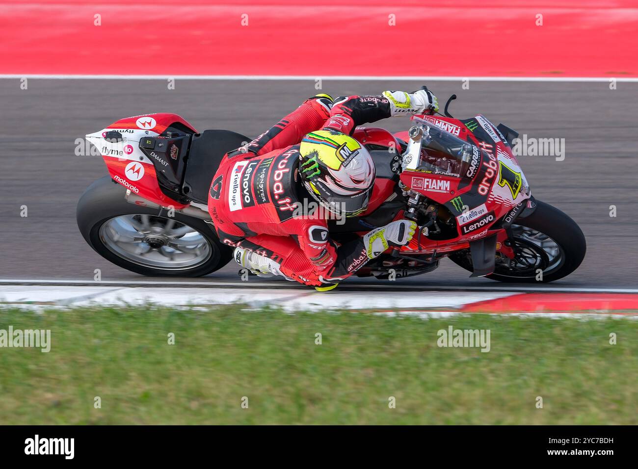 (1) Alvaro Bautista aus Spanien von Aruba.it Ducati Team fährt Ducati Panigale V4R während der FIM Motul Superbike World Championship - Rennen 1 in Aktion Stockfoto