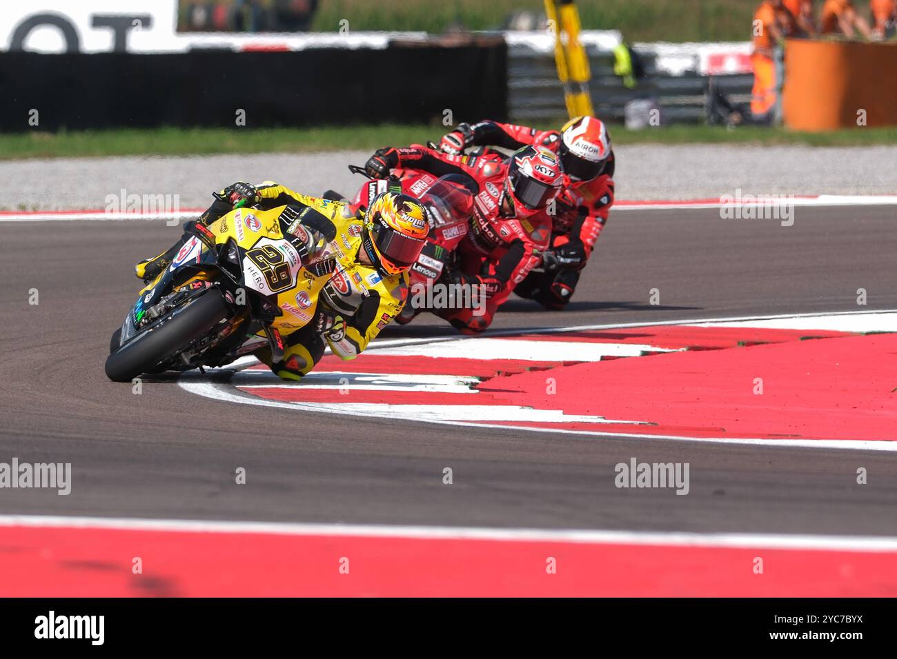 (29) Andrea Iannone aus Italien vom Team GoEleven fährt Ducati Panigale V4R während der FIM Motul Superbike World Championship - Rennen 1 von Ace Stockfoto