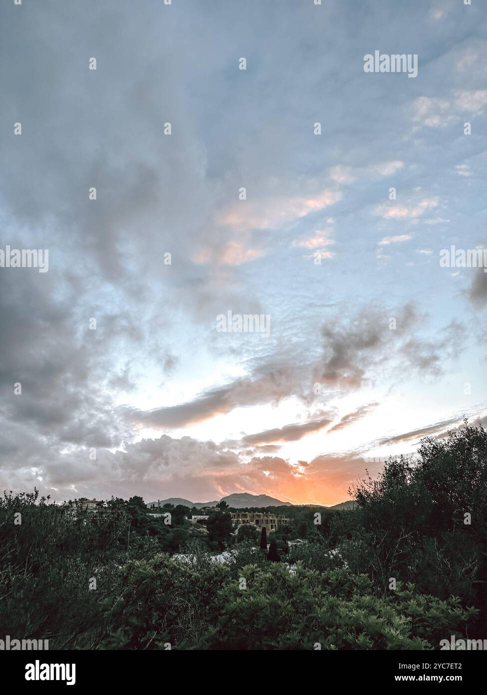 Sommersonnenuntergang in Palma de Mallorca, Spanien Stockfoto