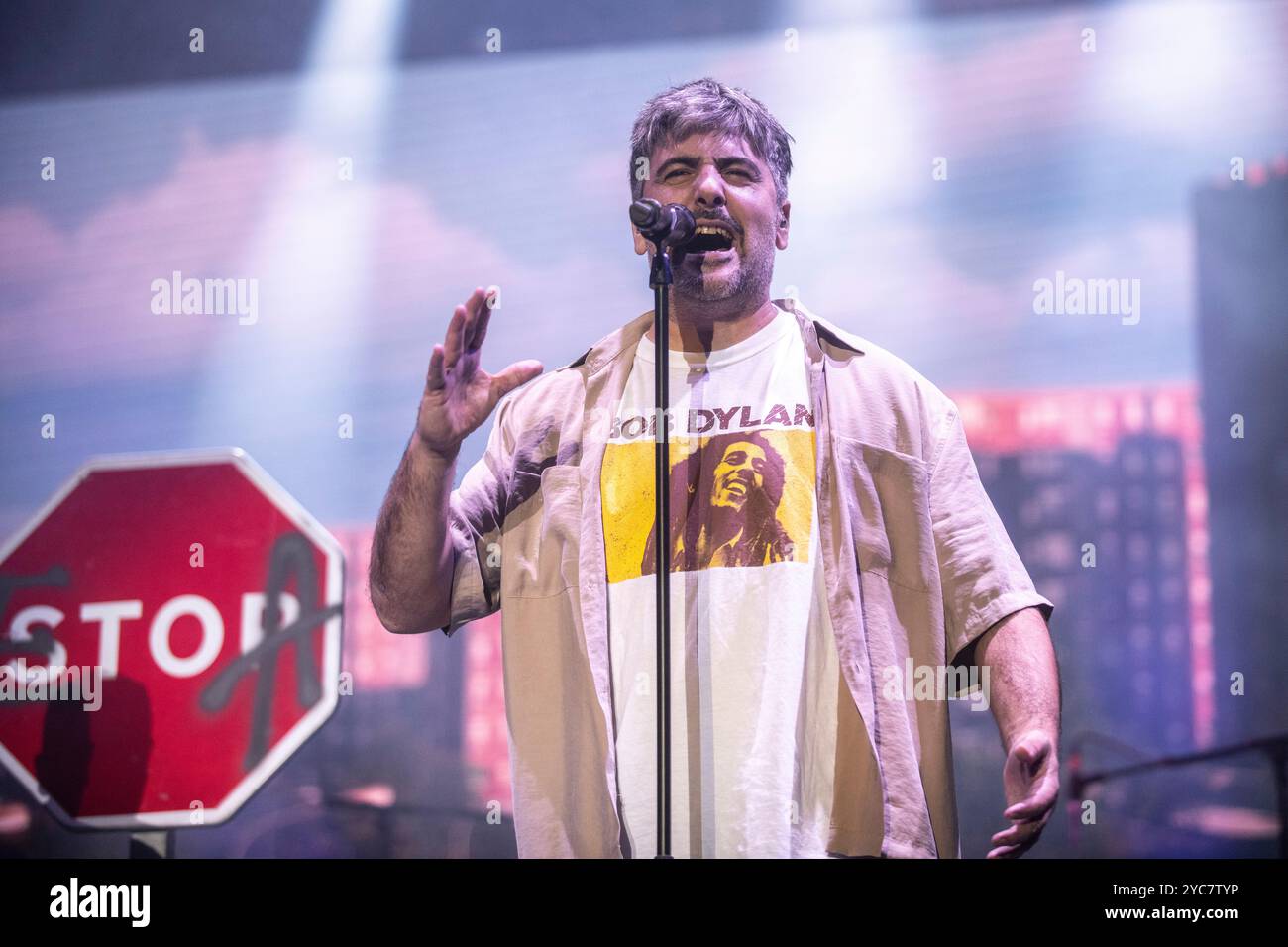 Estopa tritt am 18. Oktober 2024 im Palau Sant Jordi in Barcelona auf. Fotograf: Ale Espaliat Stockfoto