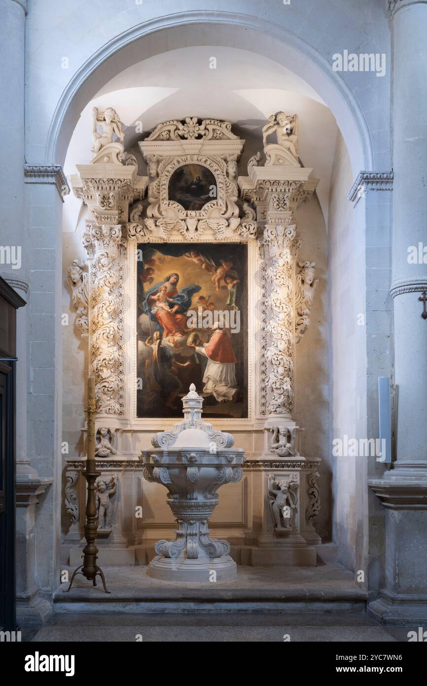 Das Kind in der Tat des Verzichts auf das Pontifikat, San Pier Celestino kniend vor der Jungfrau, Lecce, Salento, Apulien, Italien Stockfoto