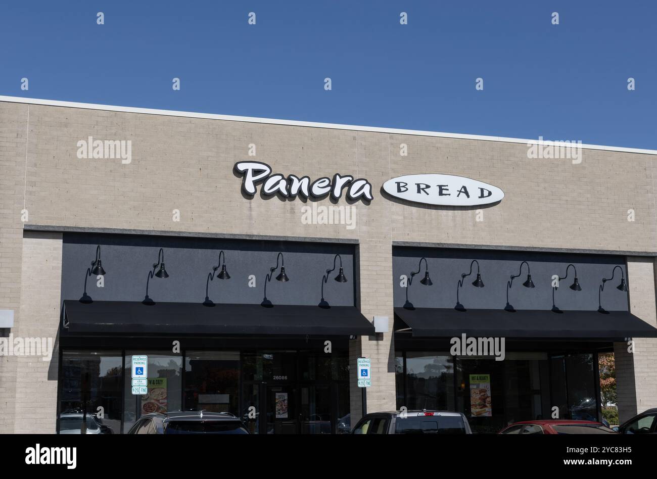 Nord Olmsted - 18. Oktober 2024: Panera Brotbackcafé. Panera ist eine Kette von schnellen, ungezwungenen Restaurants mit kostenlosem WIFI. Stockfoto