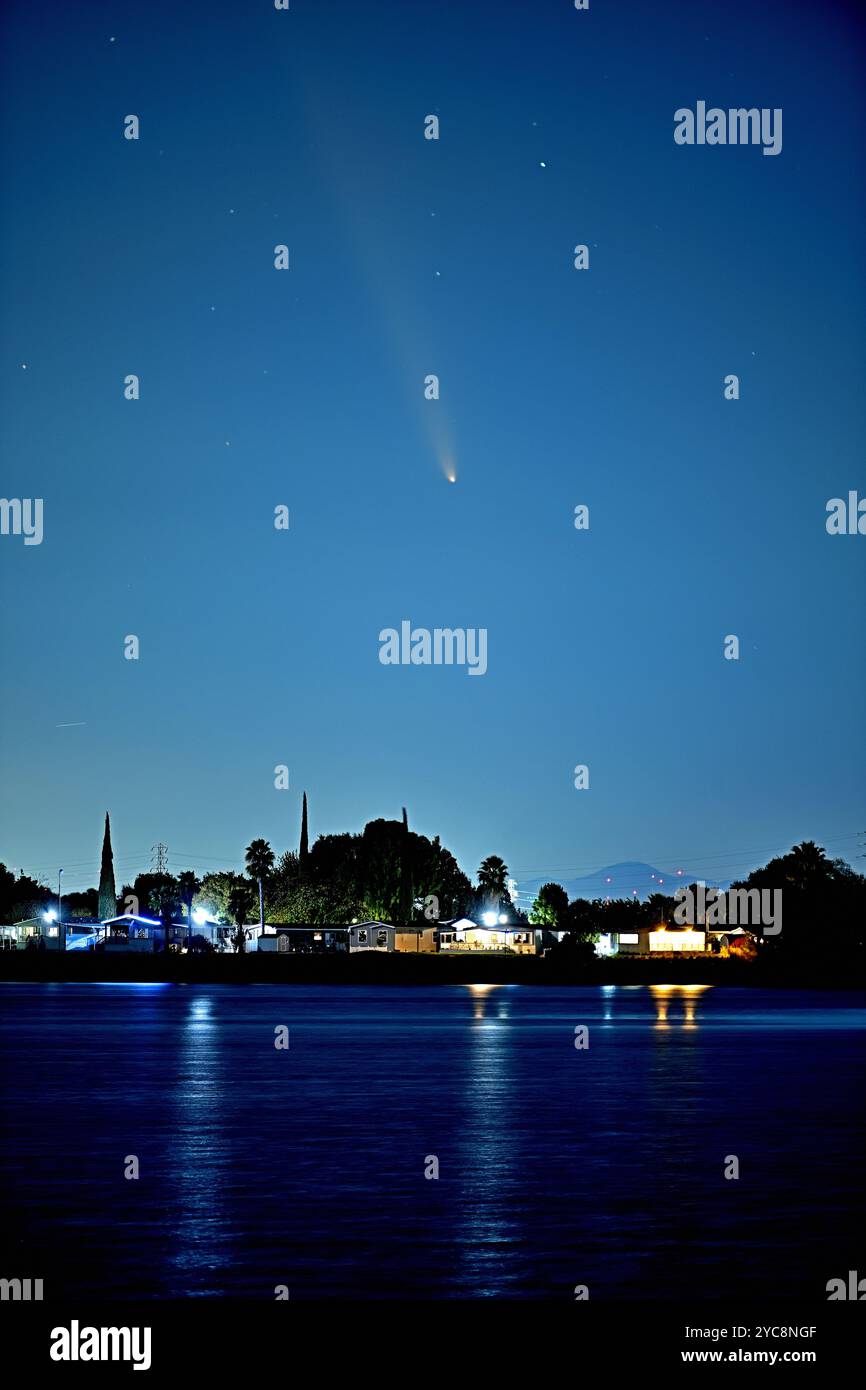 C/2023 A3 Tsuchinshan – ATLAS über Tracy, Kalifornien Stockfoto