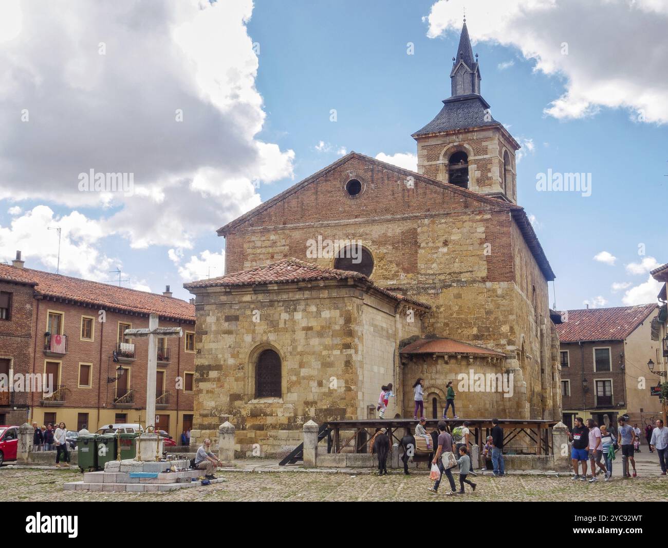 Die Kirche unserer Lieben Frau vom Markt (Iglesia de Nuestra Senora del Mercado) befindet sich im historischen Zentrum auf dem Platz Santa Maria del Camino (Plaza) Stockfoto