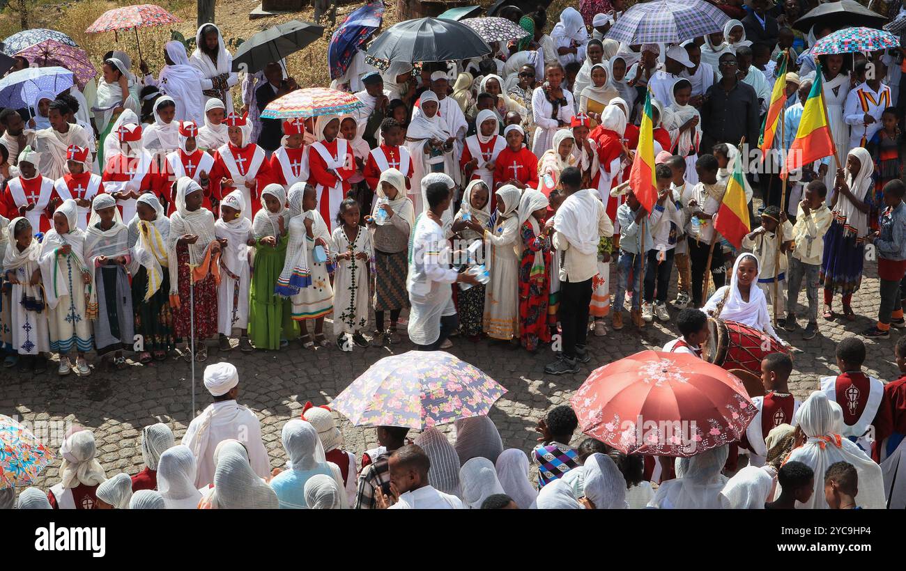 Äthiopien, Lalibela, Januar 2024: Feierlichkeiten von Timket, Äthiopiens wichtigstem religiösem fest. Die orthodoxe Offenbarung Timkat wird gefeiert Stockfoto