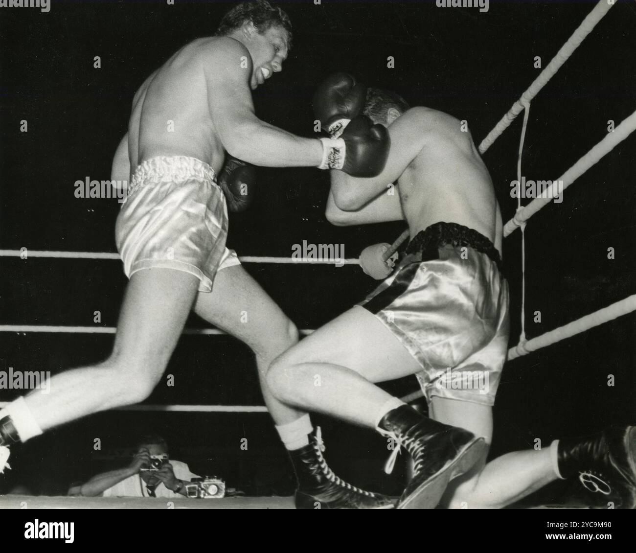 Der britische Boxer Billy Walker und Nielsen während eines Spiels, 1960er Stockfoto