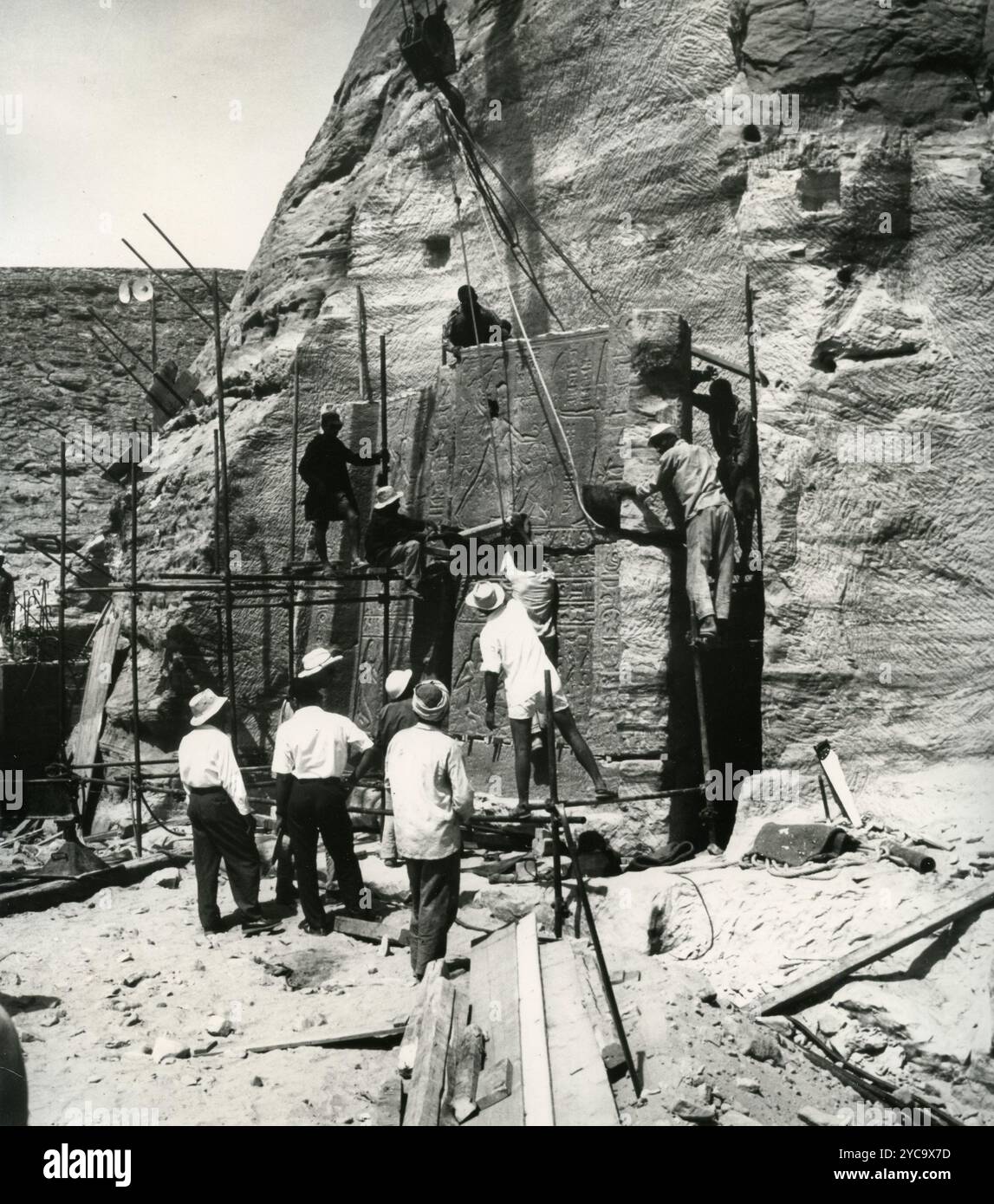 Antike ägyptische Antiquitäten aus Abu Simbel wurden entfernt, um den Assuan-Damm zu bauen, 1965 Stockfoto