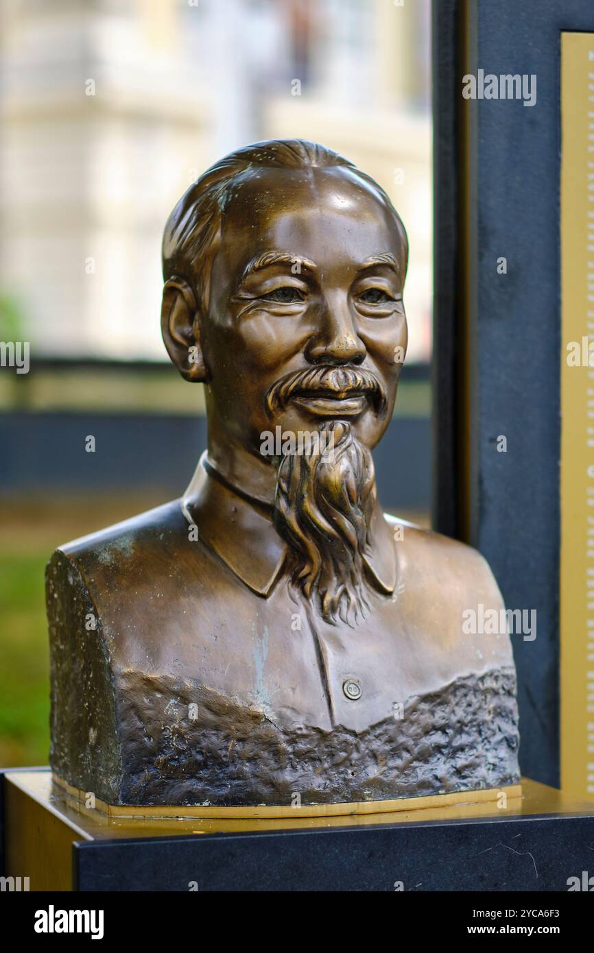 Bronzestatue des ehemaligen vietnamesischen Präsidenten Ho Chi Minh, Singapur Stockfoto