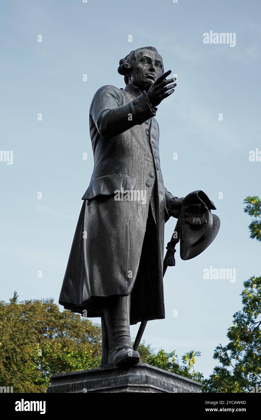 Statue von Immanuel Kant, Philosoph der Aufklärung, vor der Universität, Kaliningrad, Oblast Kaliningrad, Russland Stockfoto