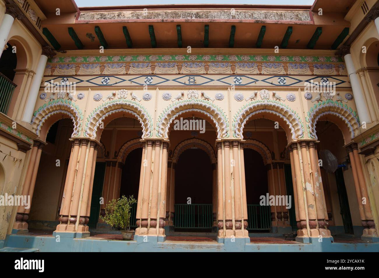 Durgadalan. Thakurbari aus der Familie Nandi. Baidyapur, East Burdwan, West Bengalen, Indien. Stockfoto