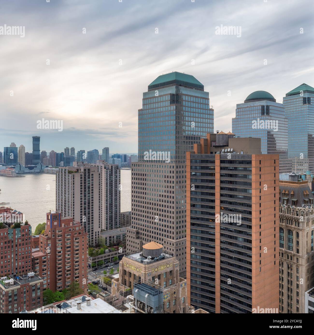 Aus der Vogelperspektive der New York City Wolkenkratzer bei Sonnenuntergang Stockfoto