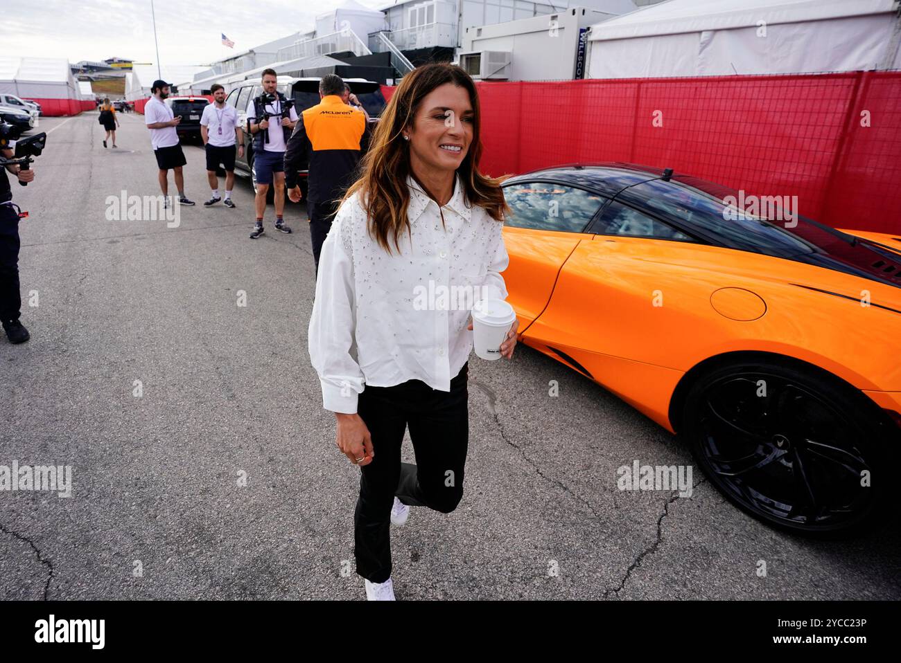 Die ehemalige Rennfahrerin und aktuelle Senderin Danica Patrick beim Grand Prix der Vereinigten Staaten 2024 in Austin, Texas. Stockfoto